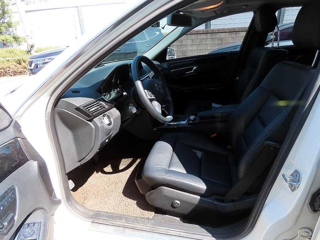 Mercedes Benz E class - Vista 5