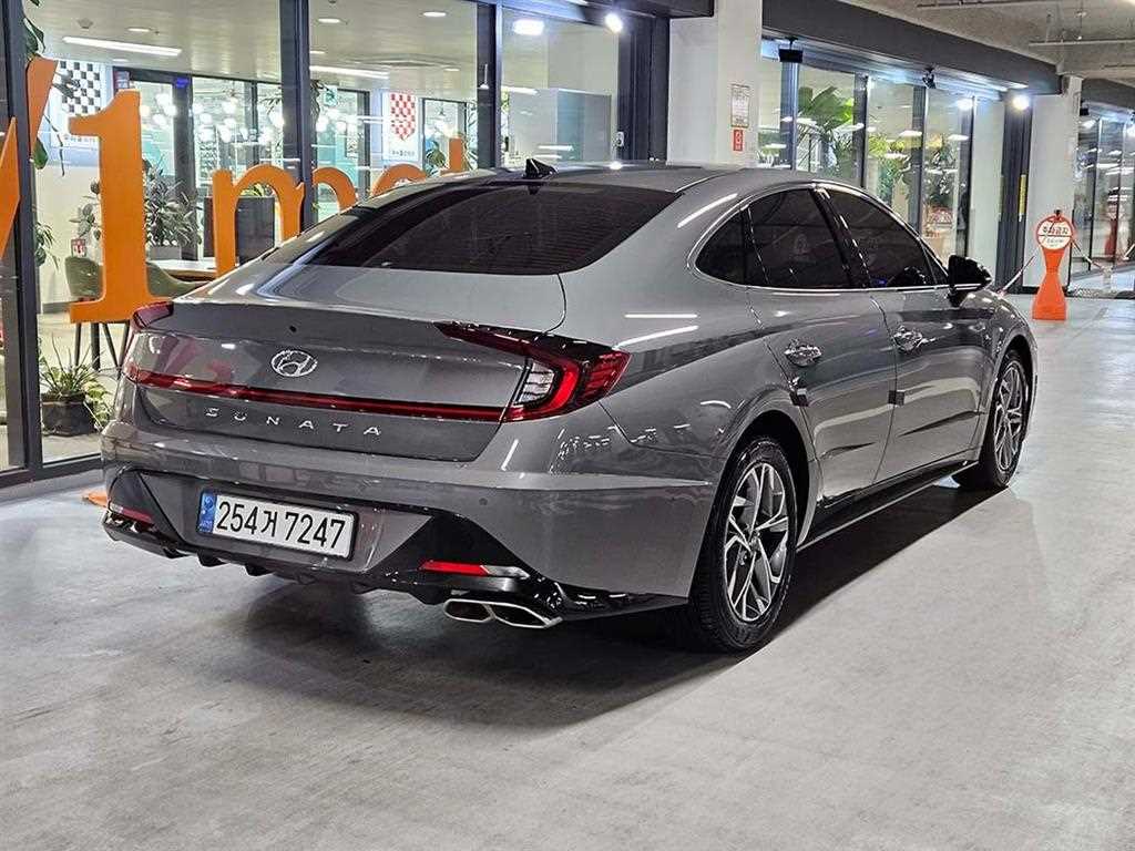 HYUNDAI Sonata - Vista 4