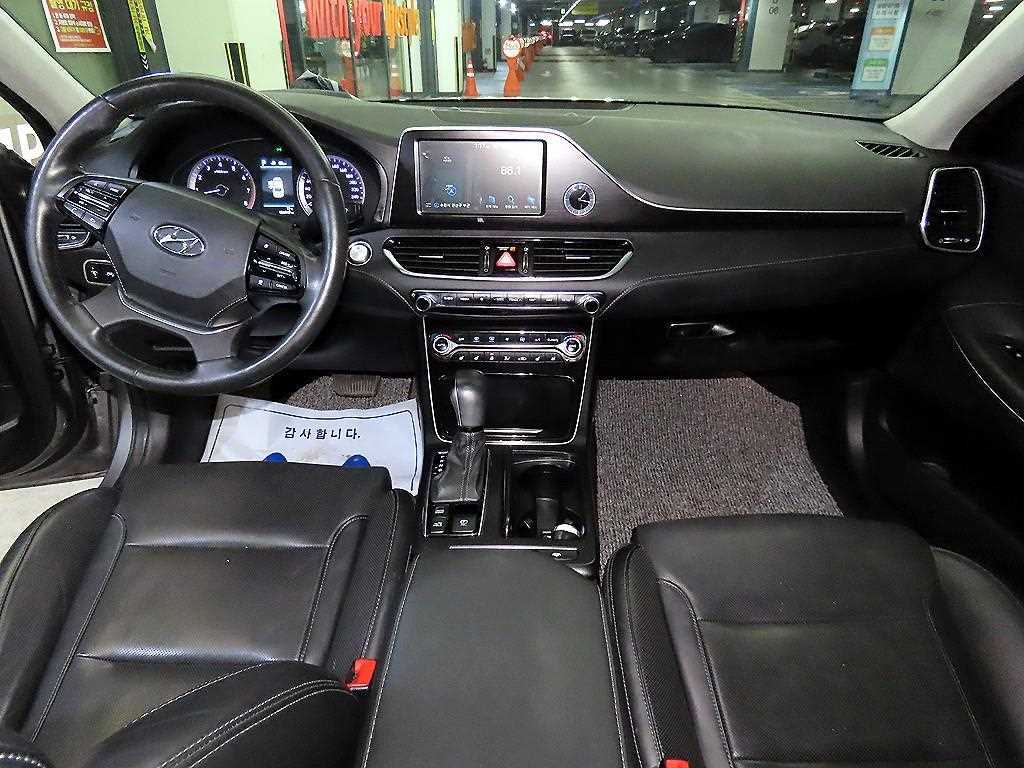 HYUNDAI Grandeur - Vista 10