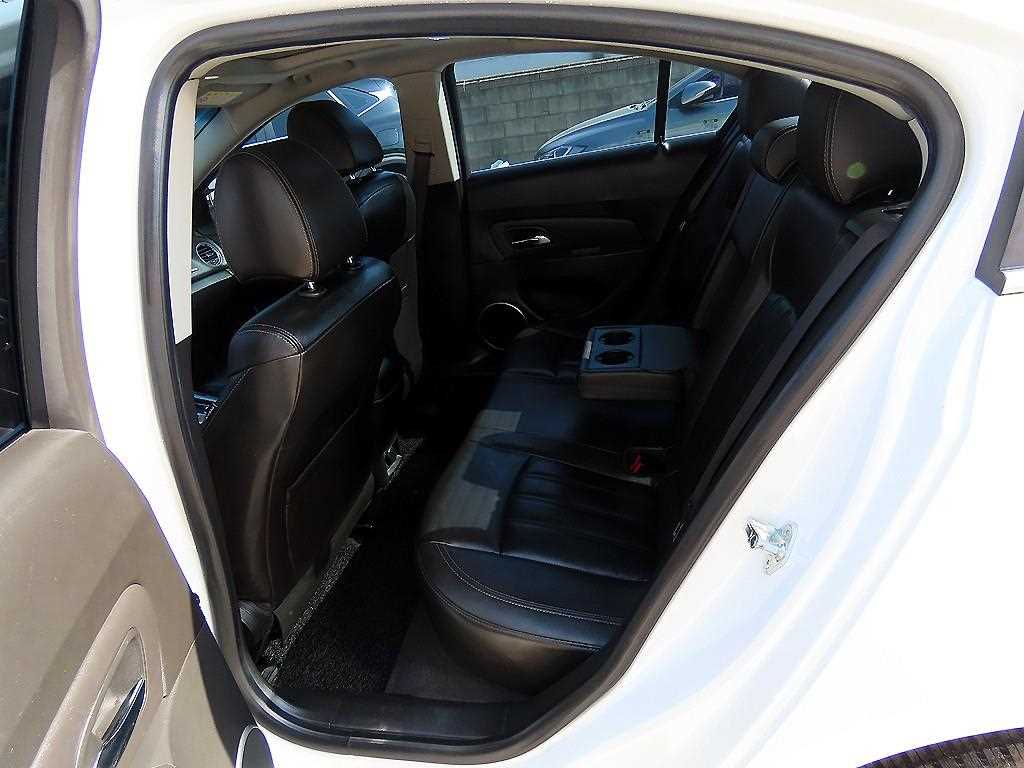 Chevrolet Cruise - Vista 6