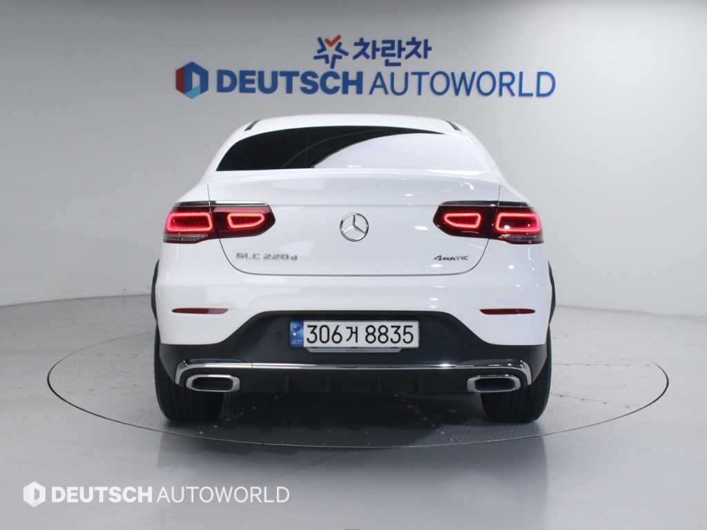 Mercedes Benz GLC Class - Vista 4