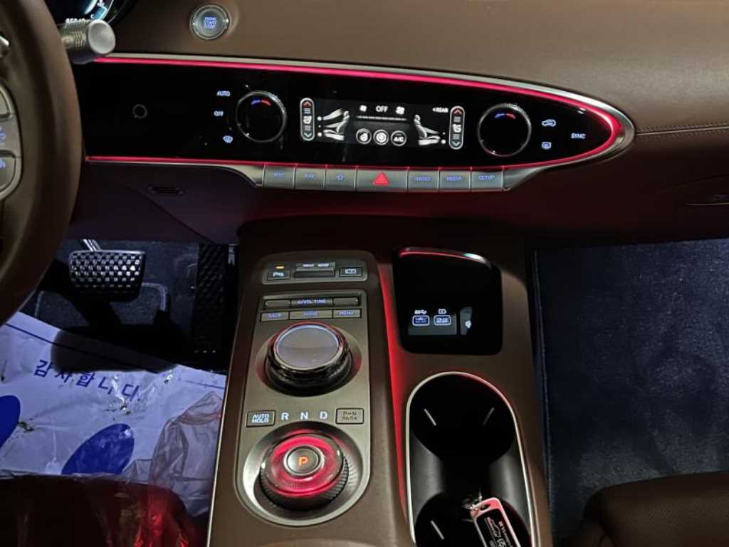 Genesis GV70 - Vista 11