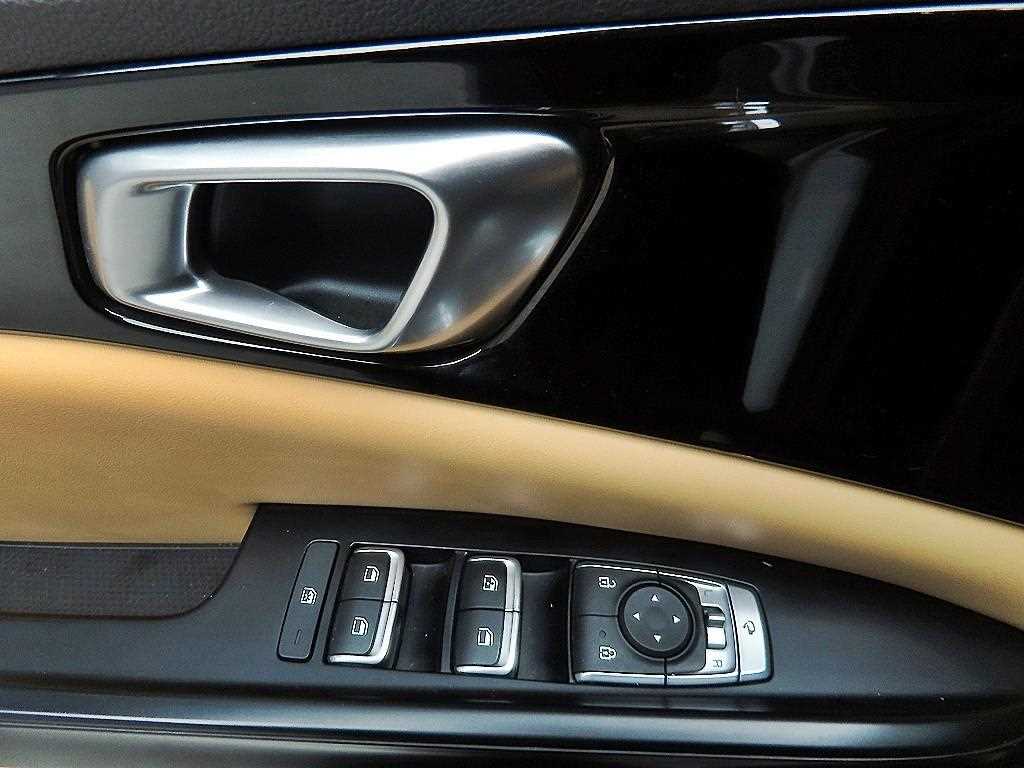 KIA Carnival - Vista 11