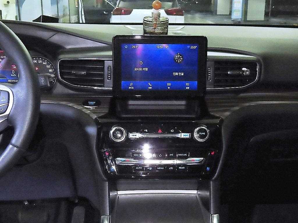 Ford Explorer - Vista 11