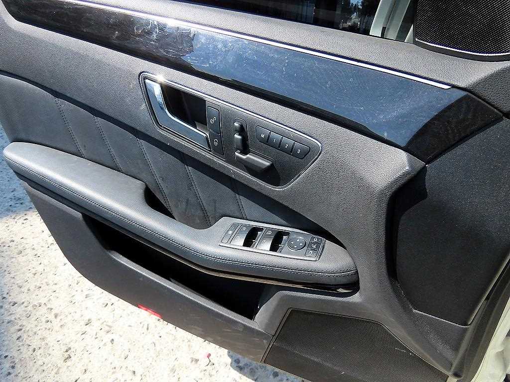 Mercedes Benz E class - Vista 11