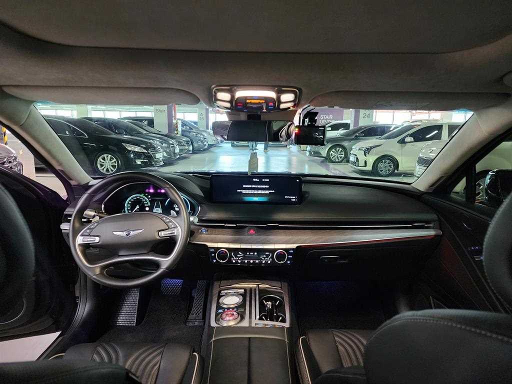 Genesis G80 - Vista 9