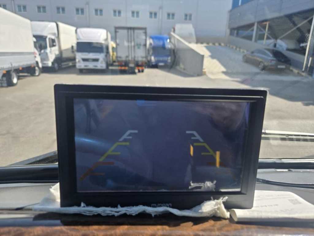 medium and large bus Hyundai bus - Vista 7