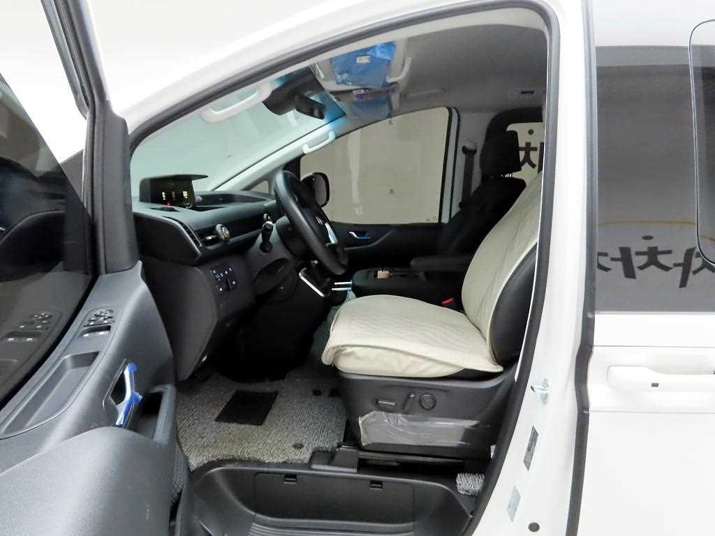 HYUNDAI Staria - Vista 12