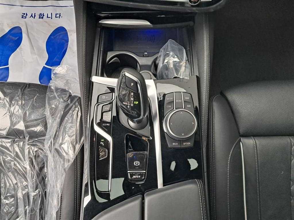 BMW 5 Series 2021 Negro - Importación desde Corea - HF Imports Iquique - Foto 14