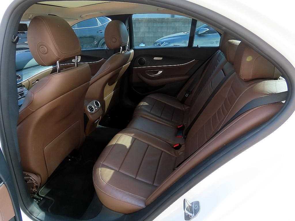 Mercedes Benz E class - Vista 6