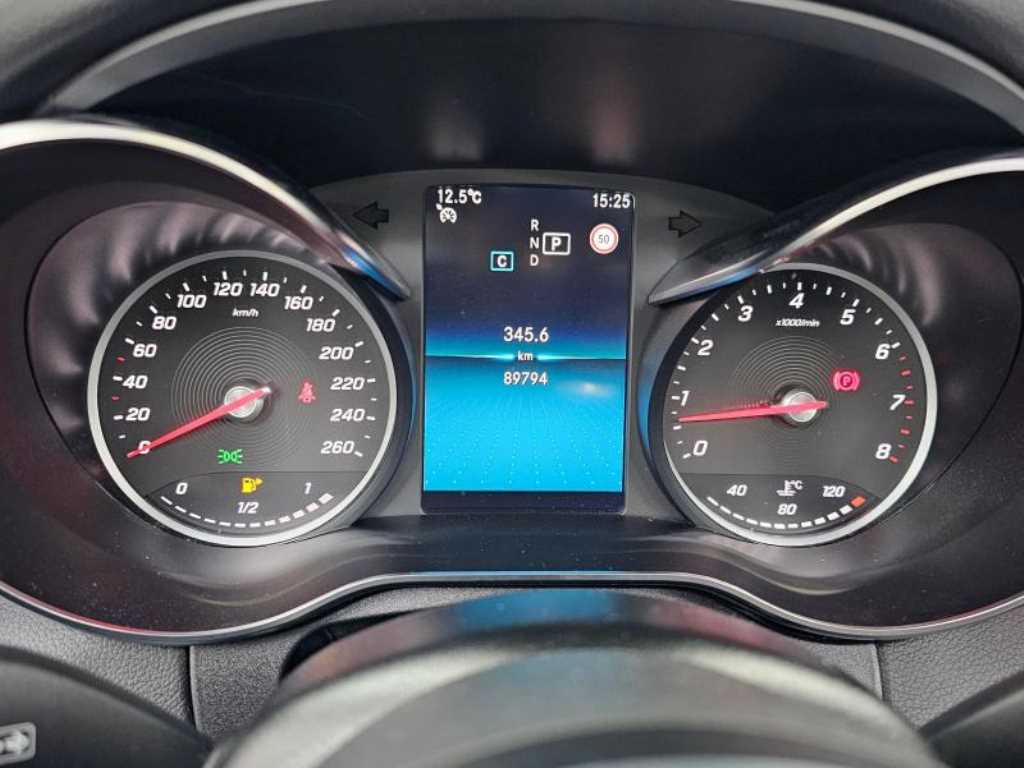 Mercedes Benz C Class - Vista 8