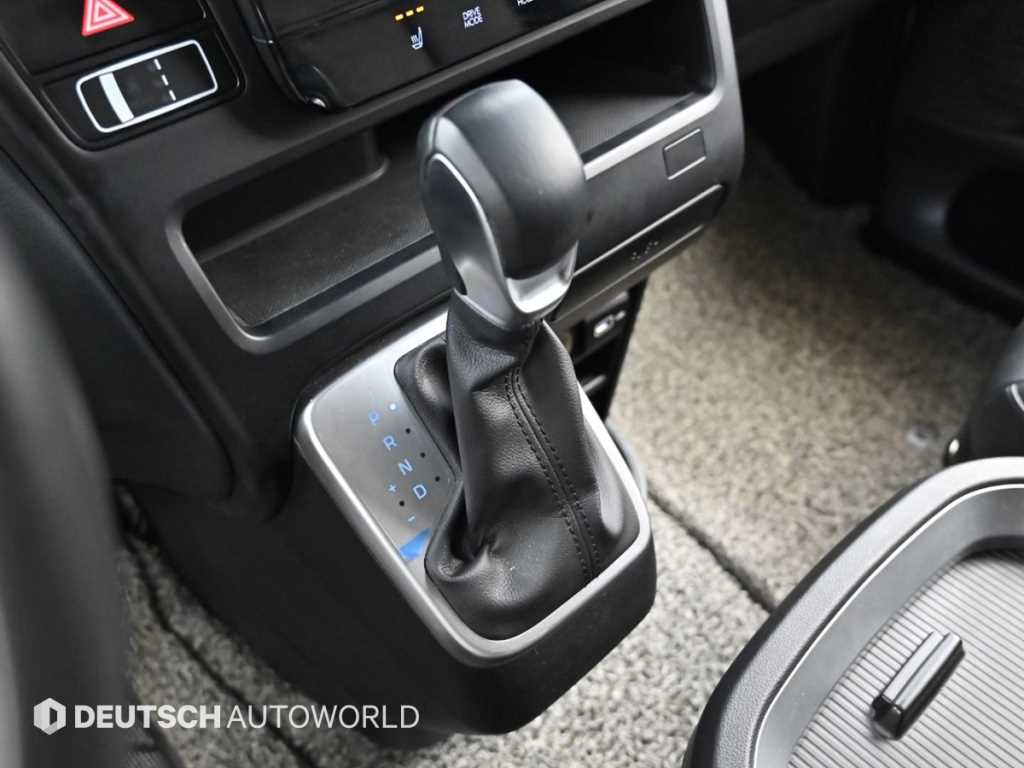 HYUNDAI Staria - Vista 9