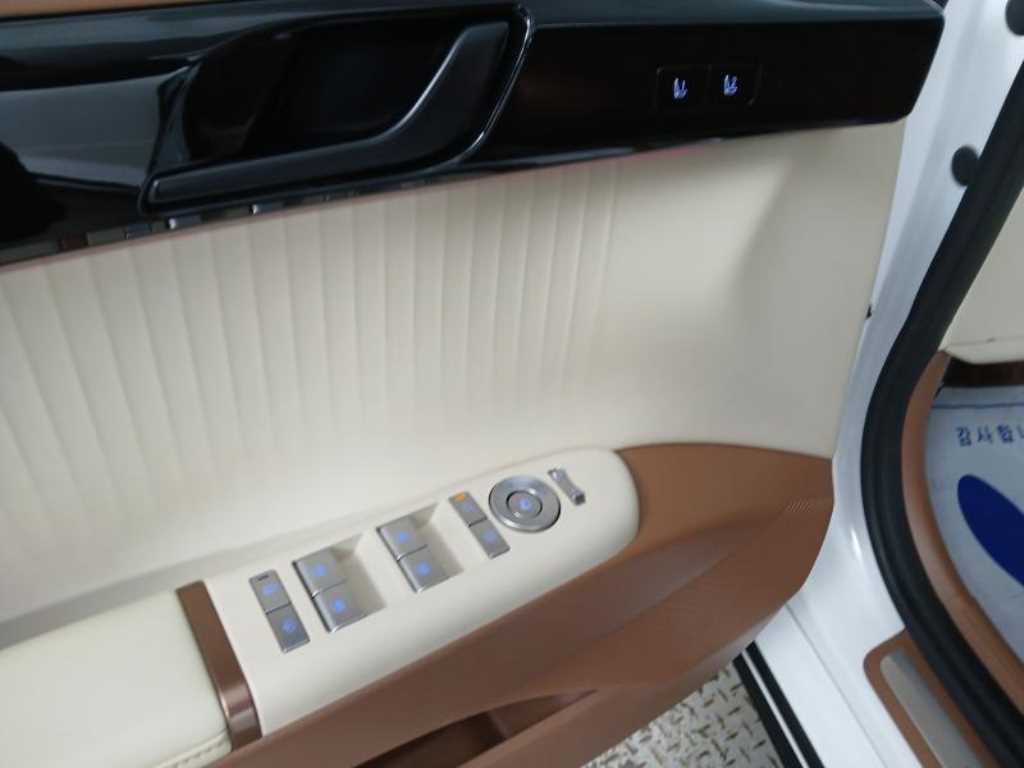 HYUNDAI Grandeur - Vista 10