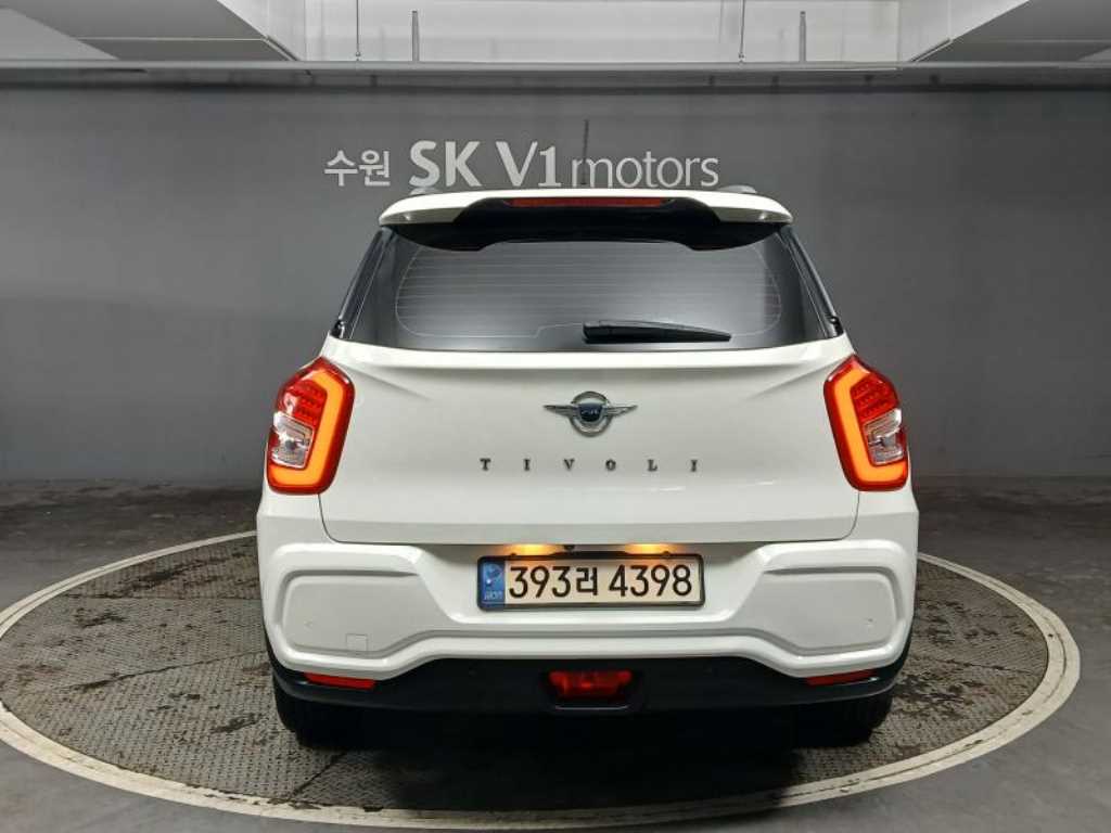 Ssangyong Tivoli - Vista 5