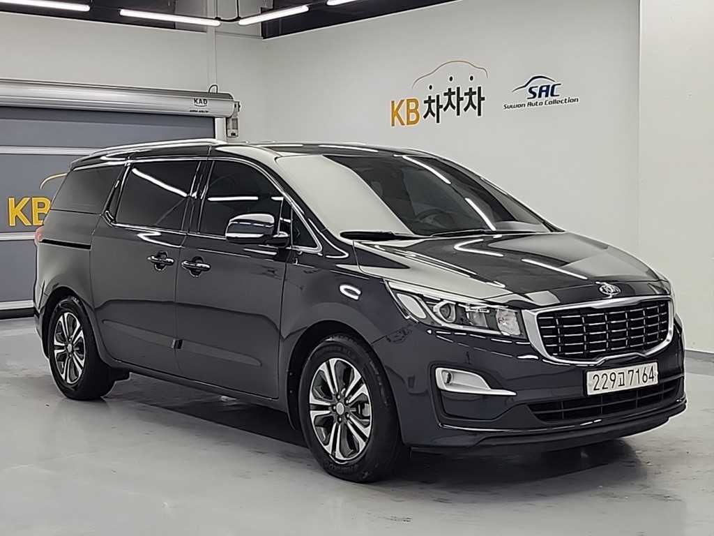 KIA Carnival - Vista 4