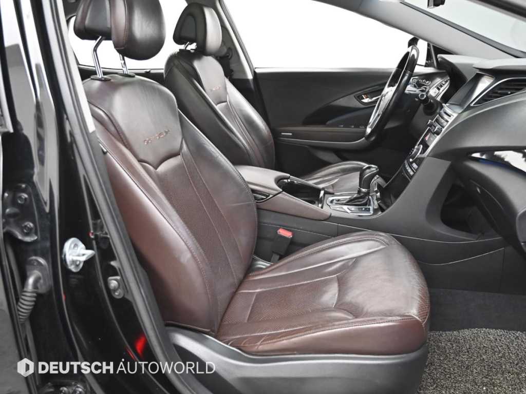 HYUNDAI Grandeur - Vista 10