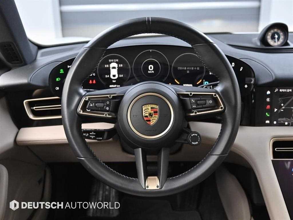 Porsche Taycan - Vista 12