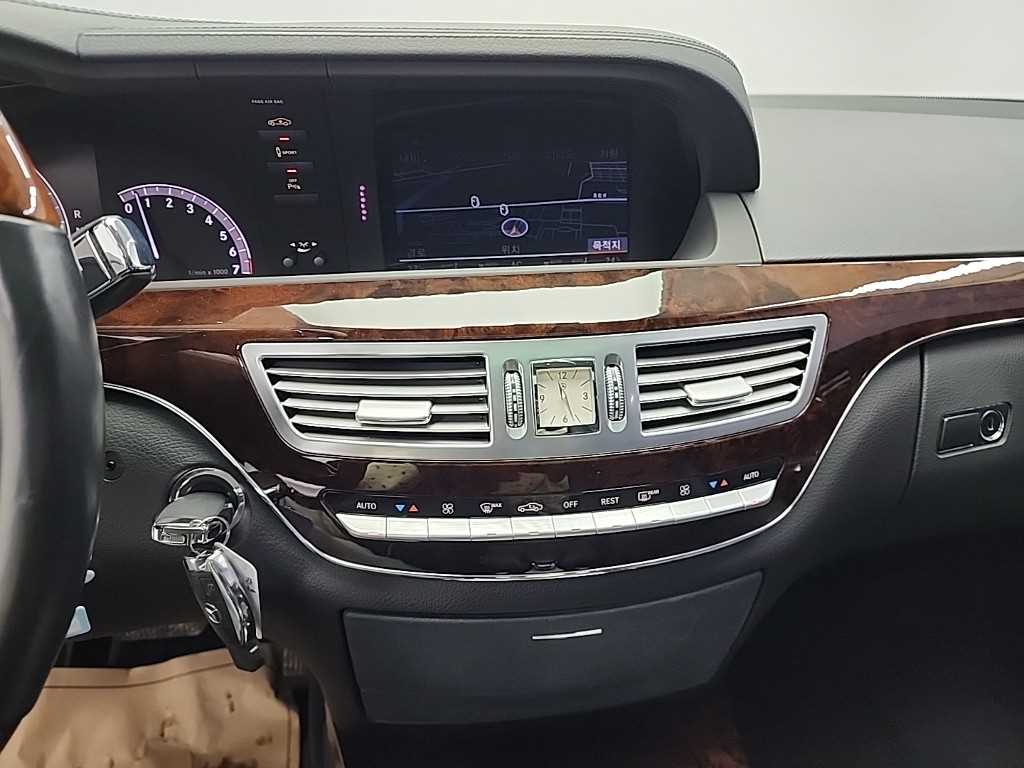 Mercedes Benz S Class - Vista 10