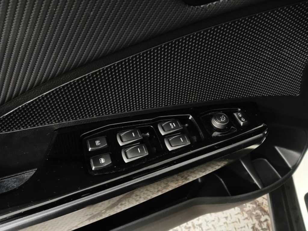 Ssangyong Tivoli - Vista 10