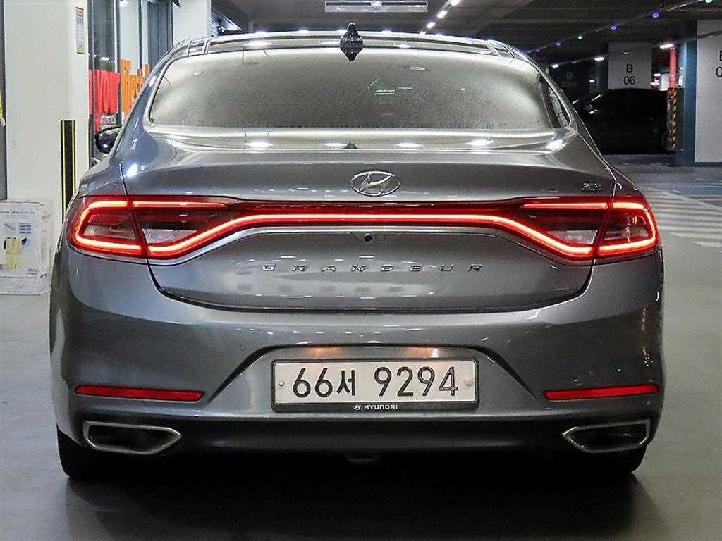 HYUNDAI Grandeur - Vista 5