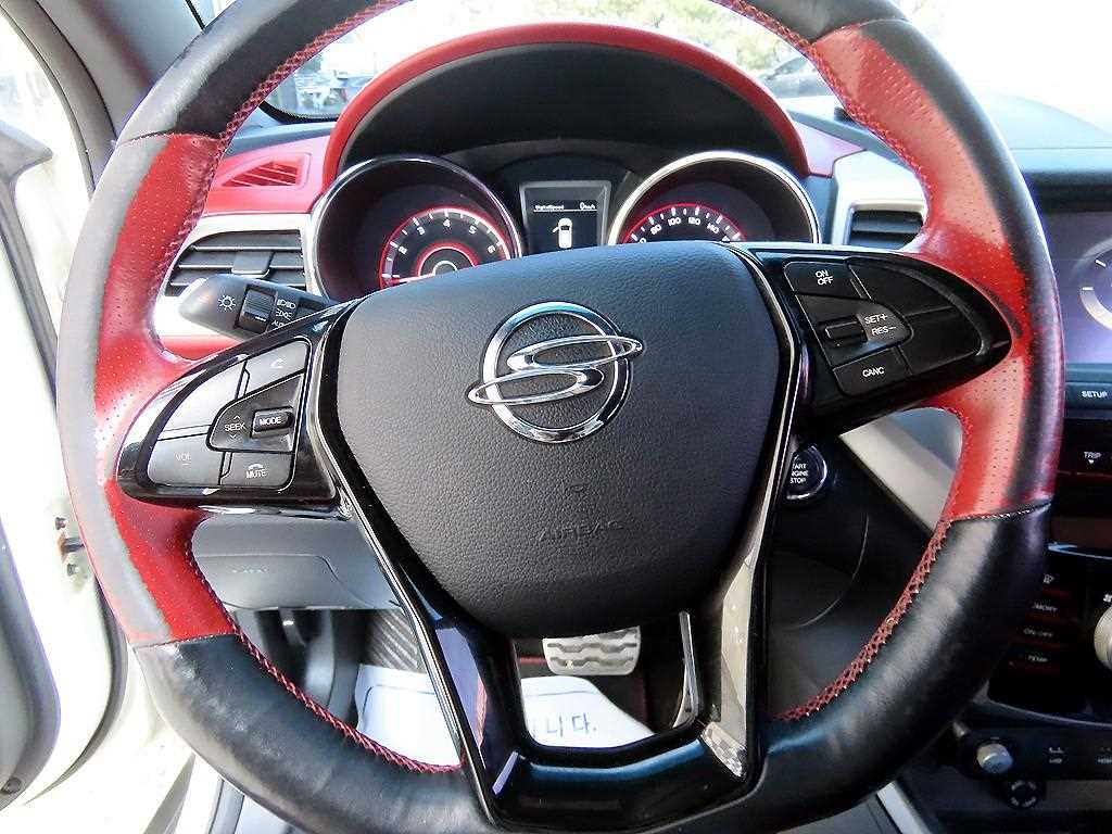 Ssangyong Tivoli - Vista 8