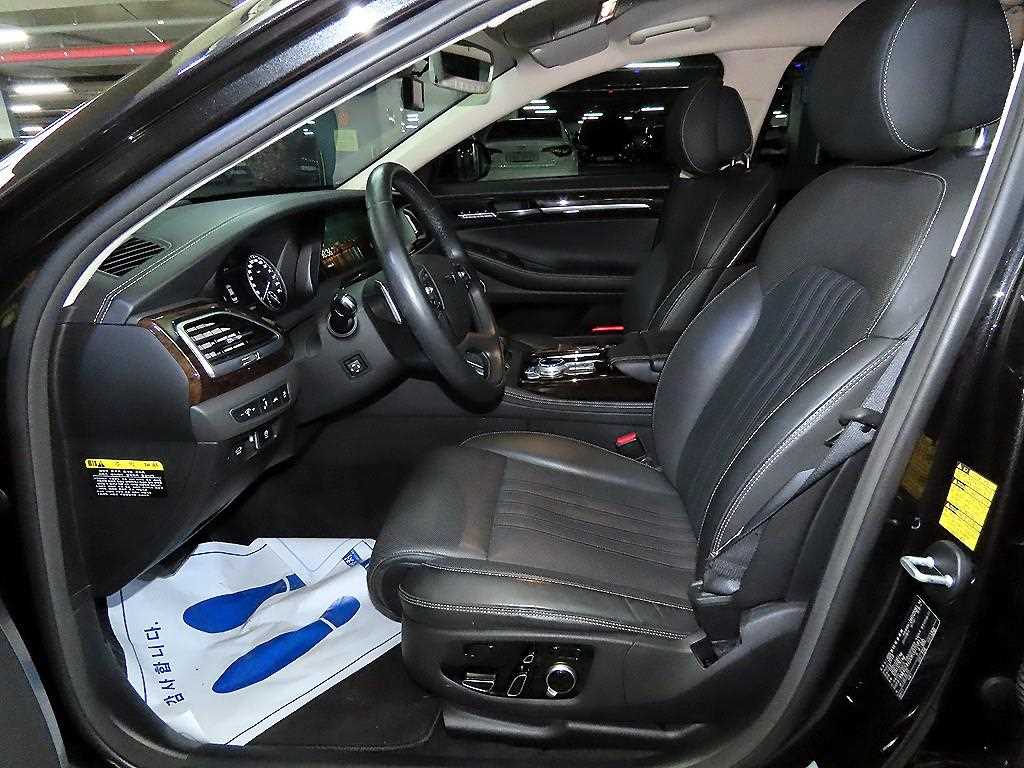 Genesis G90 - Vista 6