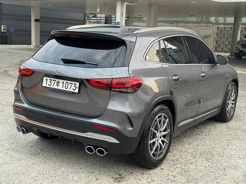 Mercedes Benz GLA Class - Vista 4