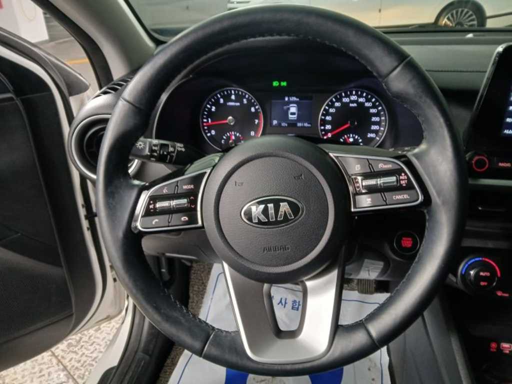 KIA K3 - Vista 8