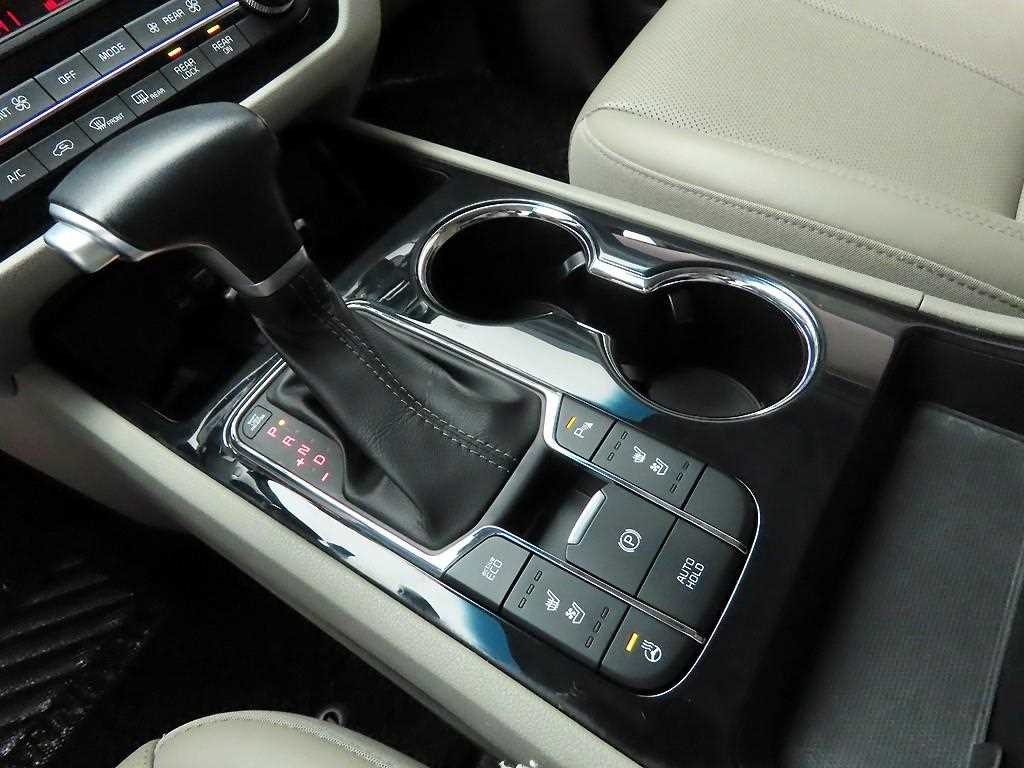 KIA Carnival - Vista 11