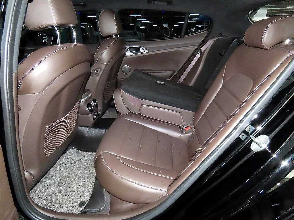 KIA Stinger - Vista 7