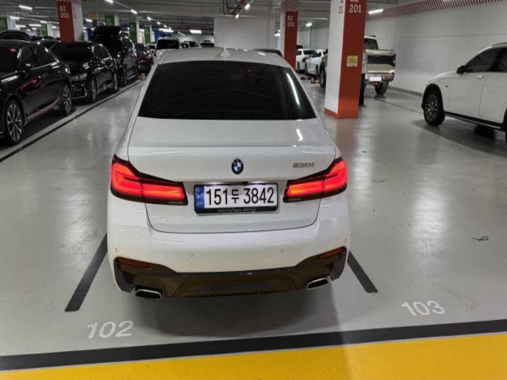 BMW 5 Series - Vista 5