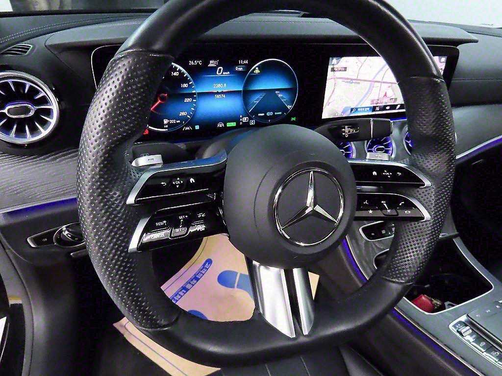 Mercedes Benz E class - Vista 9