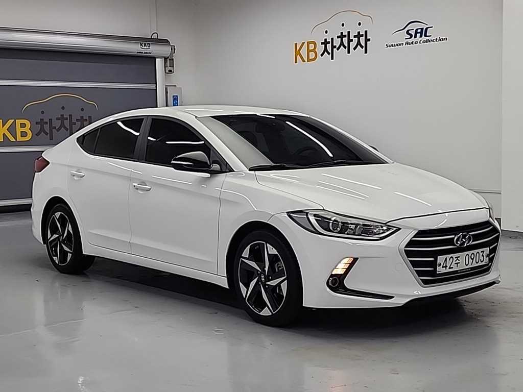 HYUNDAI Avante - Vista 4
