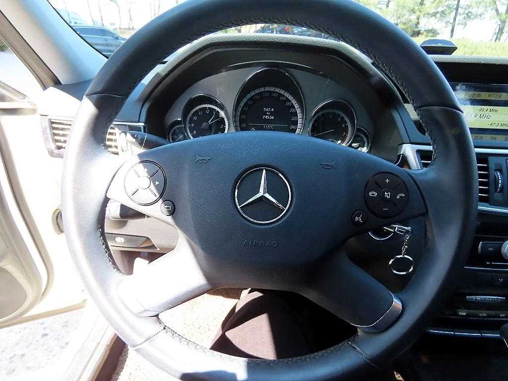Mercedes Benz E class - Vista 8
