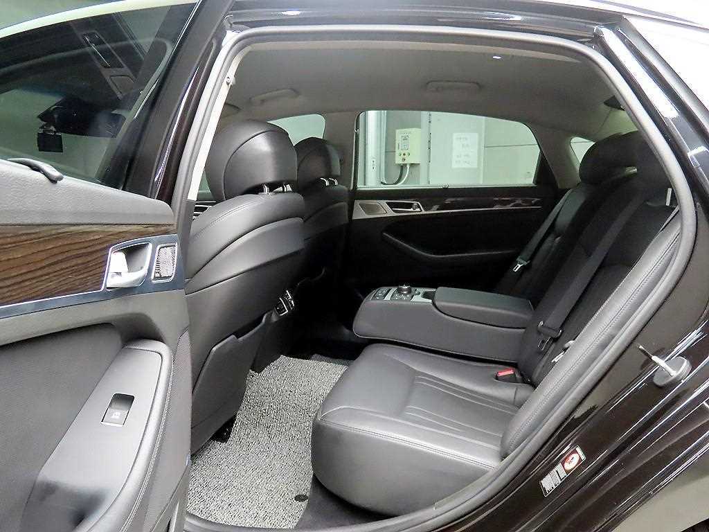 Genesis G80 - Vista 6