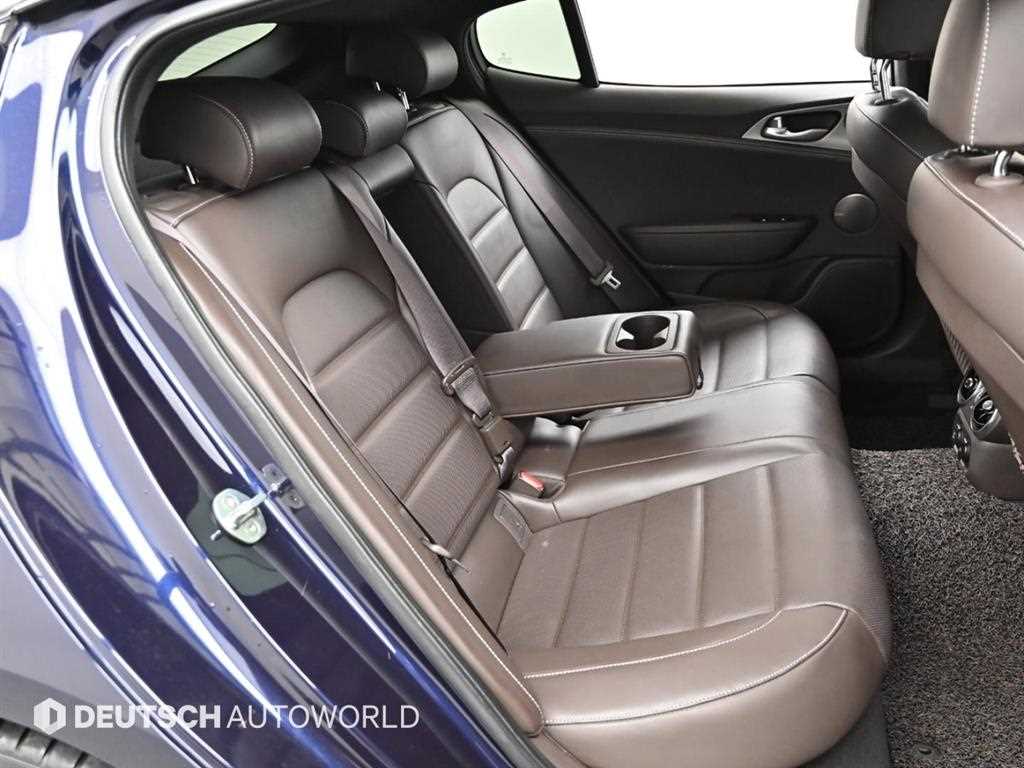 KIA Stinger - Vista 12