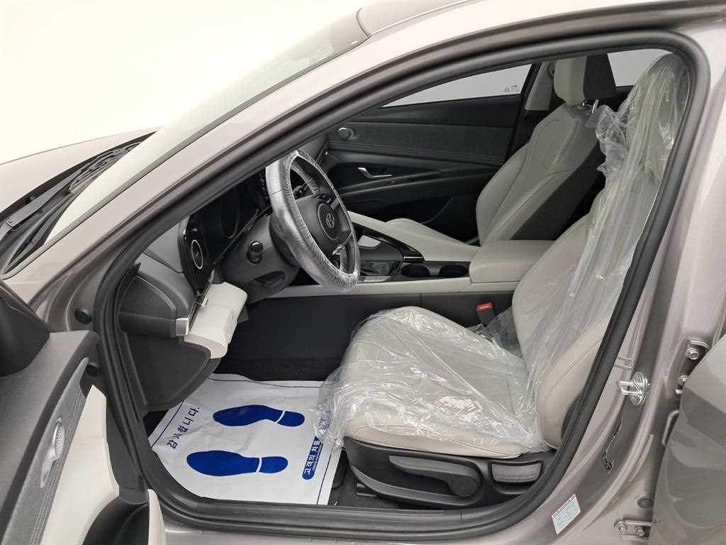 HYUNDAI Avante - Vista 11