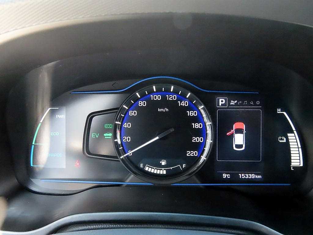 HYUNDAI Ioniq - Vista 9