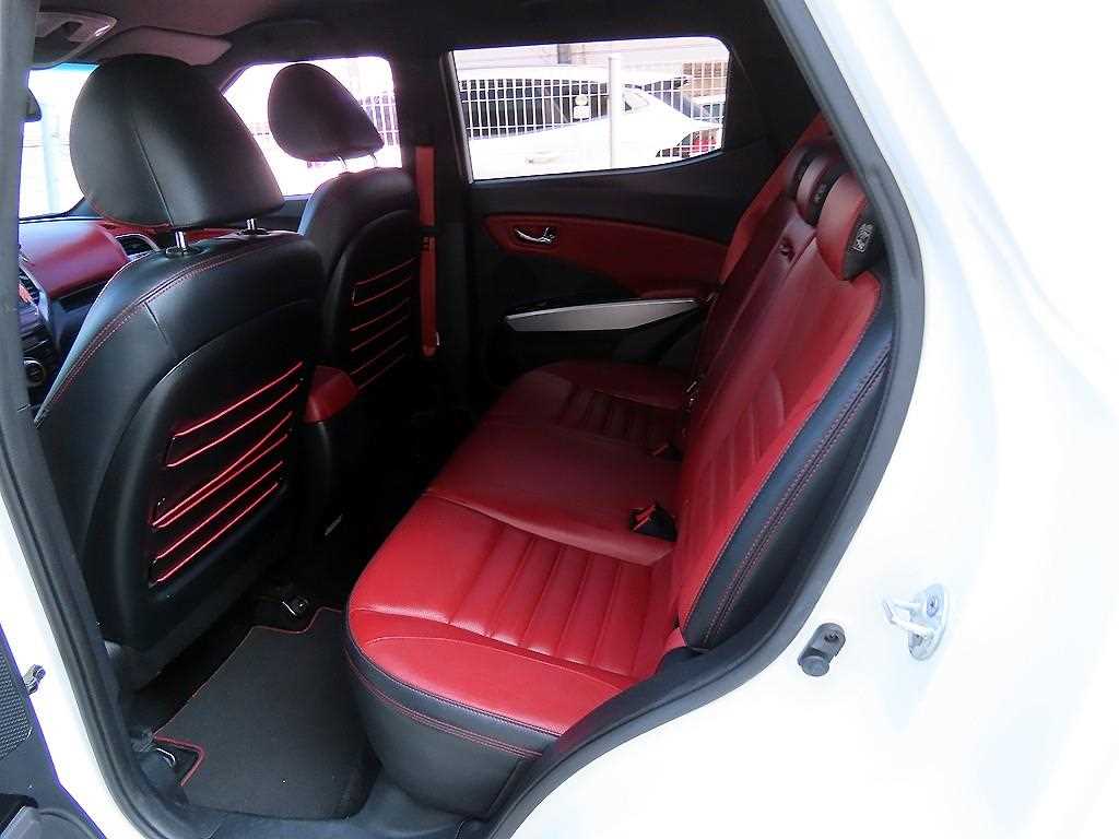 Ssangyong Tivoli - Vista 6