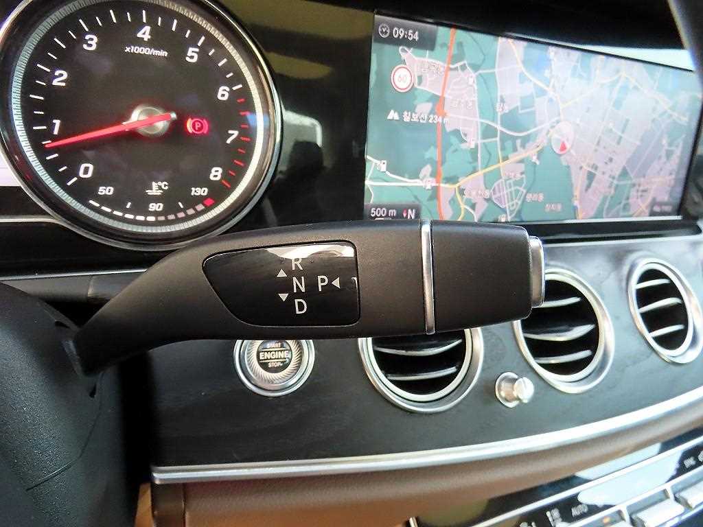 Mercedes Benz E class - Vista 10