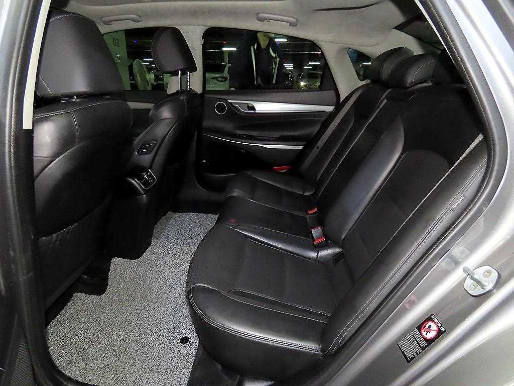 HYUNDAI Grandeur - Vista 7