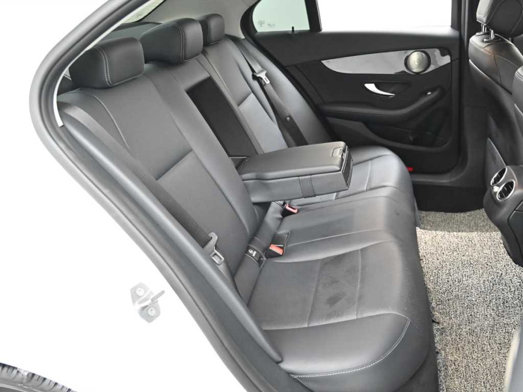 Mercedes Benz C Class - Vista 12