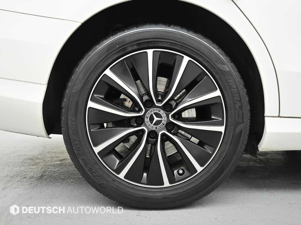 Mercedes Benz C Class - Vista 5