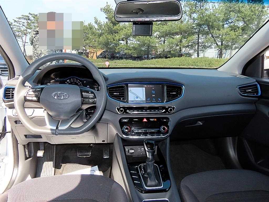 HYUNDAI Ioniq - Vista 7
