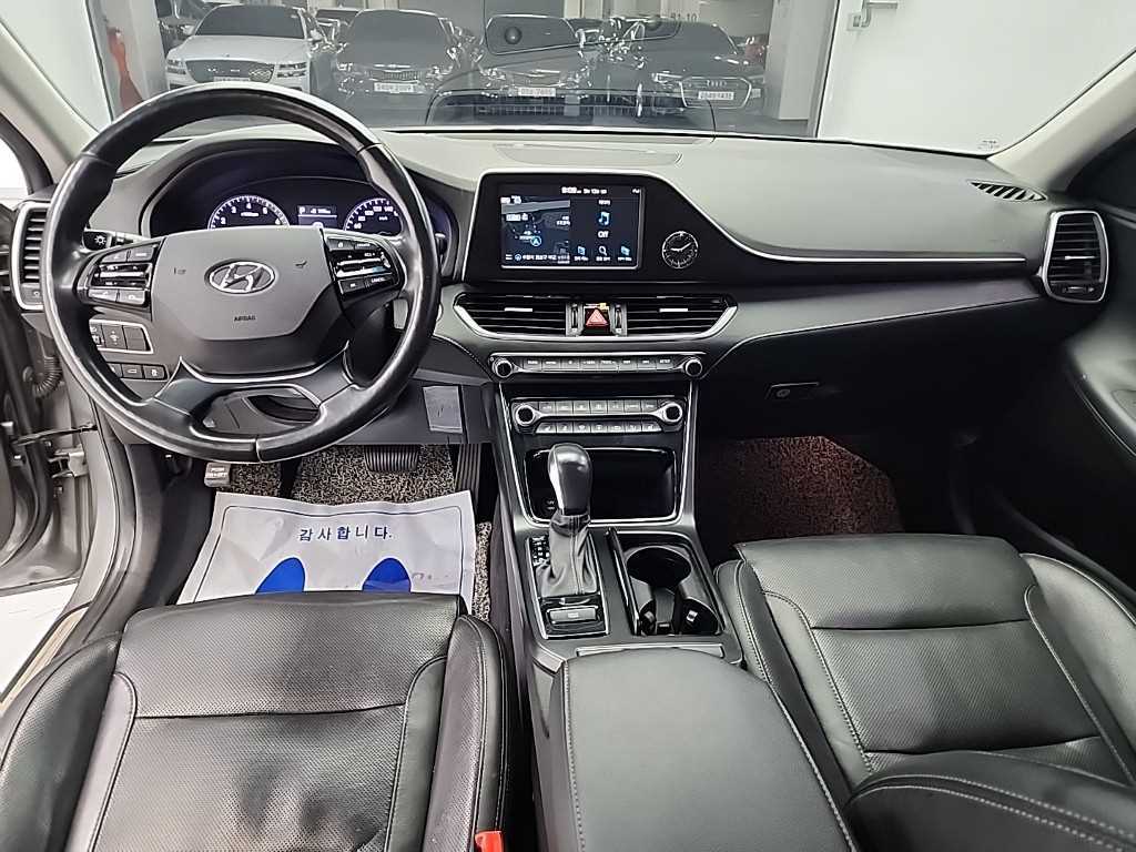 HYUNDAI Grandeur - Vista 7