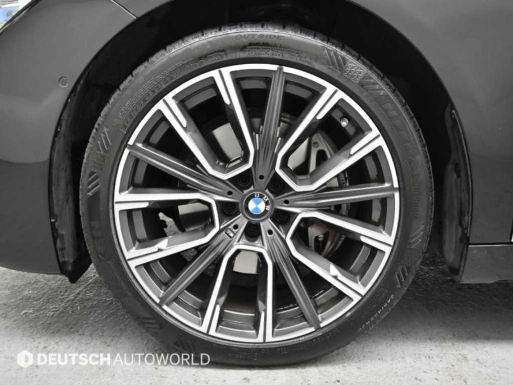 BMW 7 Series - Vista 5