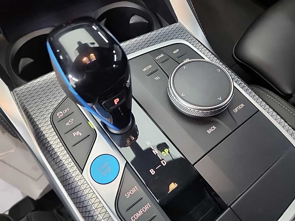 BMW i4 - Vista 8