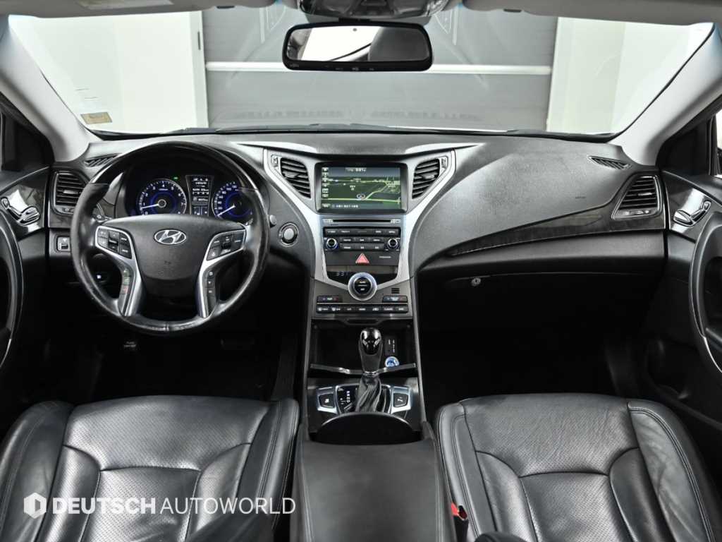 HYUNDAI Grandeur - Vista 7