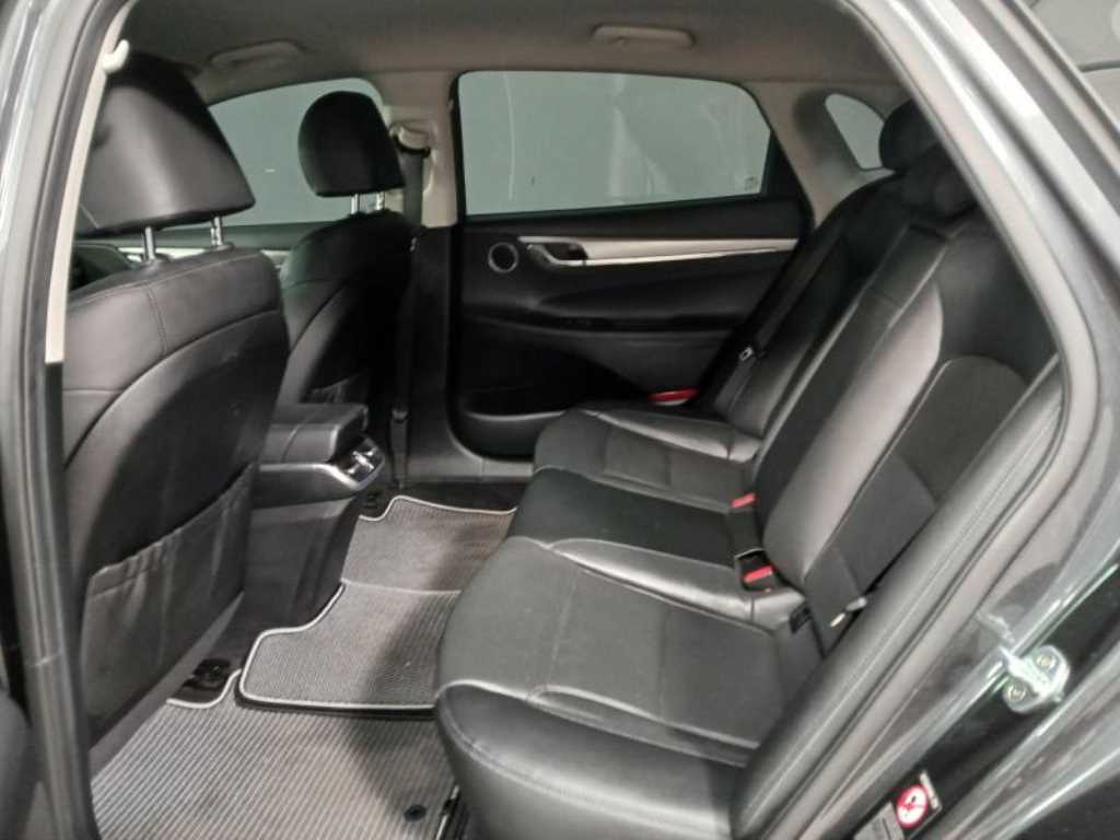 HYUNDAI Grandeur - Vista 7