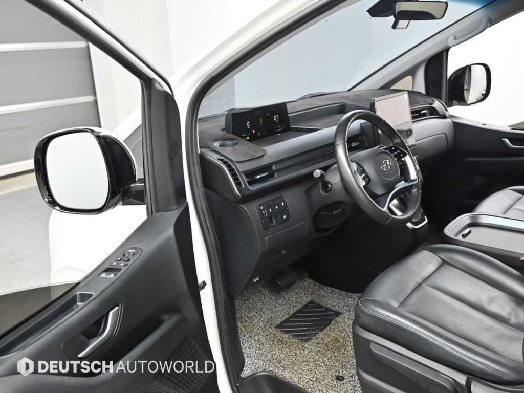 HYUNDAI Staria - Vista 11